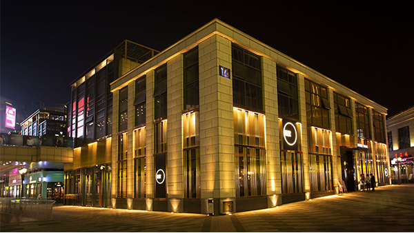 商場(chǎng)如何提升人氣流量？做亮化工程不可少