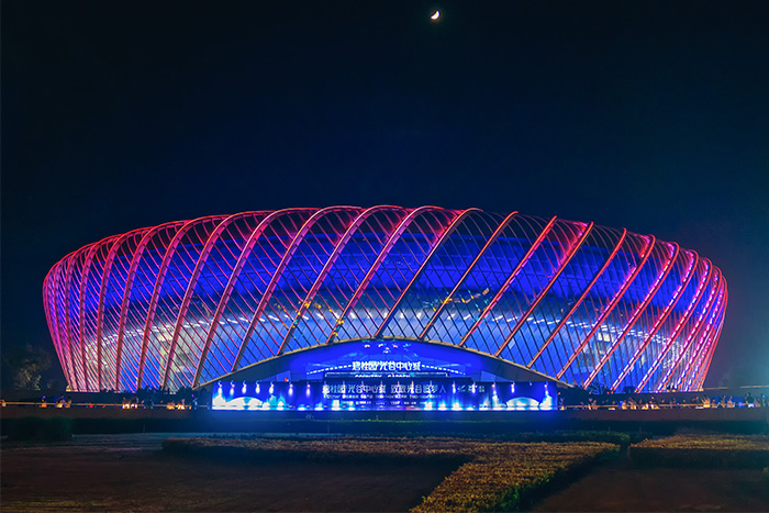 想知道場館外墻亮化如何炫酷變身？