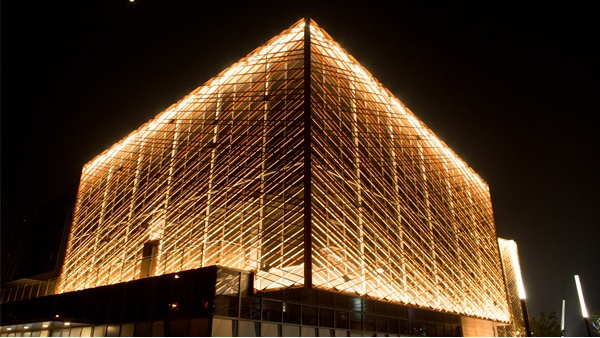 城市亮化工程公司應(yīng)該怎么選擇？